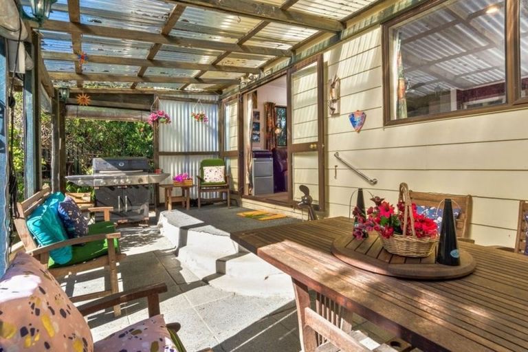 Photo of property in 13a Hammond Avenue, Hatfields Beach, Orewa, 0931