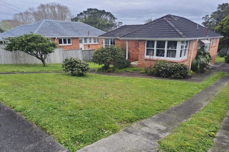 Photo of property in 30 Weybridge Crescent, Glen Innes, Auckland, 1072