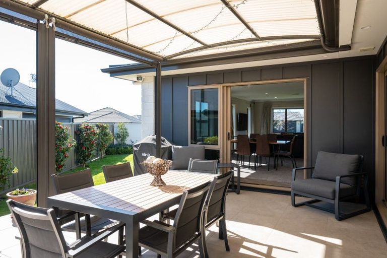Photo of property in 28 Whakatomo Place, Havelock North, 4130