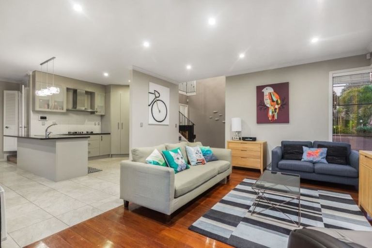 Photo of property in 14g Baulcomb Parade, Windsor Park, Auckland, 0632