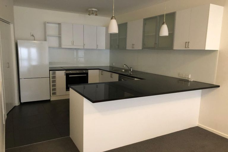 Photo of property in Luxford Villas, 115/72 Herald Street, Berhampore, Wellington, 6023