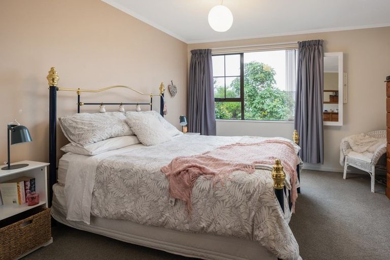 Photo of property in 168 Waikawa Road, Picton, 7220