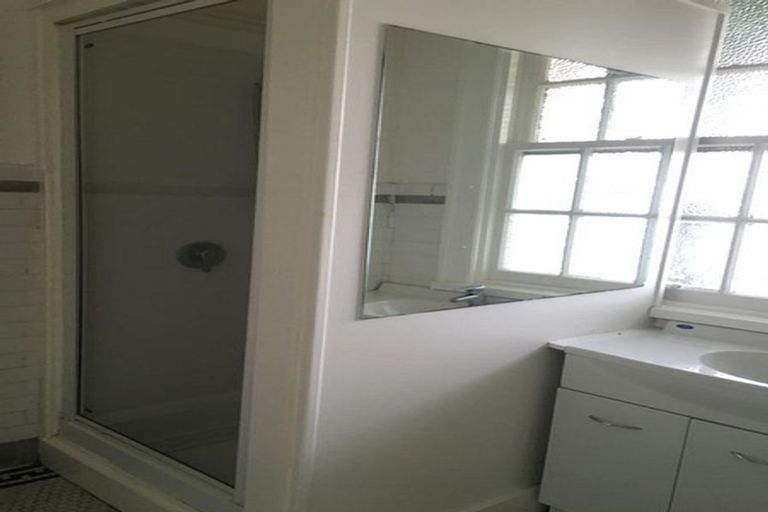 Photo of property in Fire Station Apartments, 54 Northland Road, Northland, Wellington, 6012