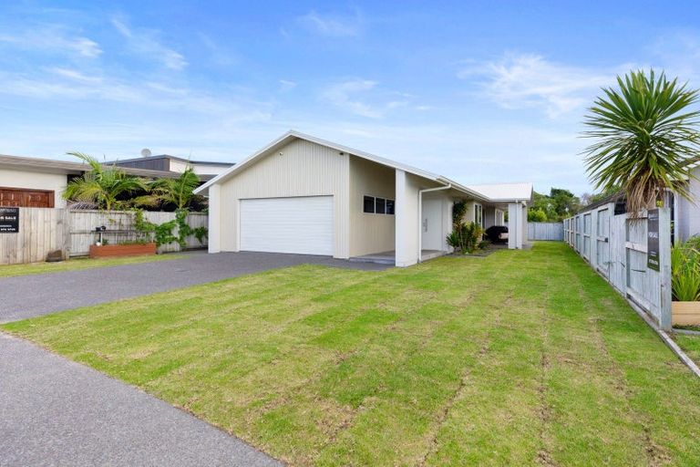 Photo of property in 63 Awatira Drive, Papamoa Beach, Papamoa, 3118