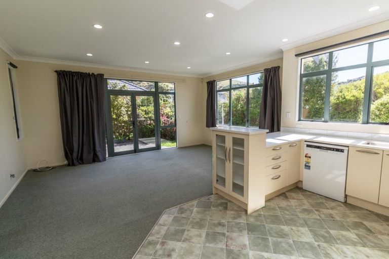 Photo of property in 43 Amesbury Drive, Churton Park, Wellington, 6037