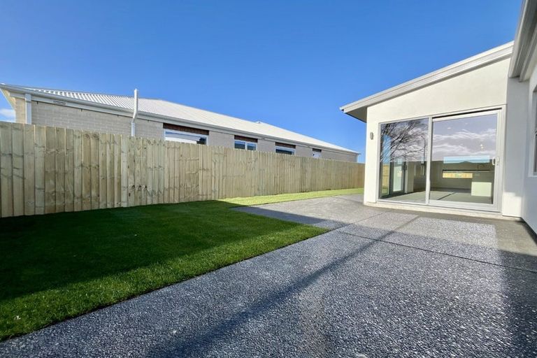 Photo of property in 21 Rita Angus Road, Belfast, 8051