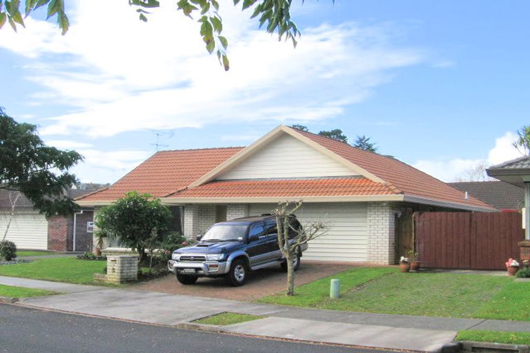 Photo of property in 3/15 Solana Court, Botany Downs, Auckland, 2010