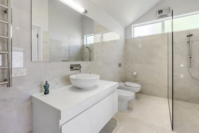 Photo of property in 34 Marine Parade, Macandrew Bay, Dunedin, 9014