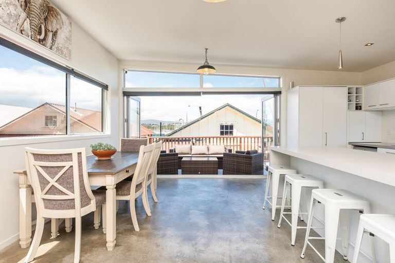 Photo of property in 528a Evans Bay Parade, Hataitai, Wellington, 6021