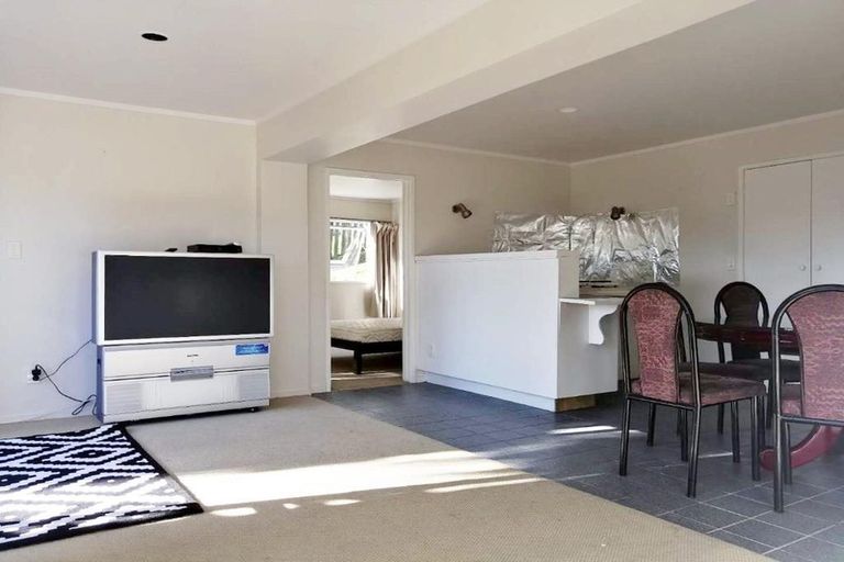Photo of property in 1/30 Houston Place, Bayview, Auckland, 0629