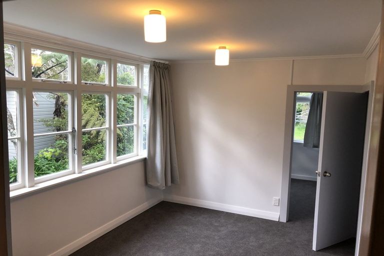 Photo of property in 3 Ngatitoa Street, Tawa, Wellington, 5028