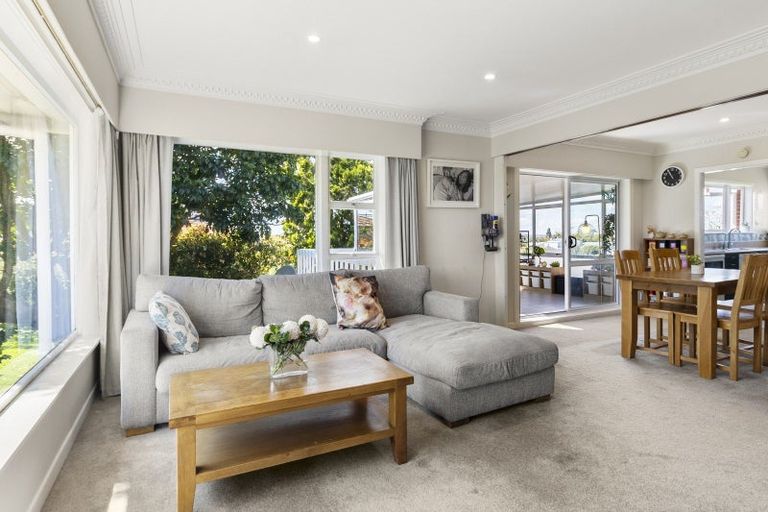 Photo of property in 12 Fairlea Road, Te Atatu South, Auckland, 0610