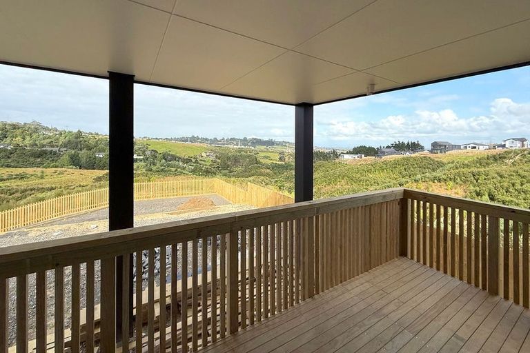 Photo of property in 30 Ridgehill Rise, Flat Bush, 2019