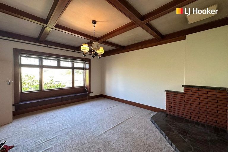 Photo of property in 105 Macandrew Road, South Dunedin, Dunedin, 9012