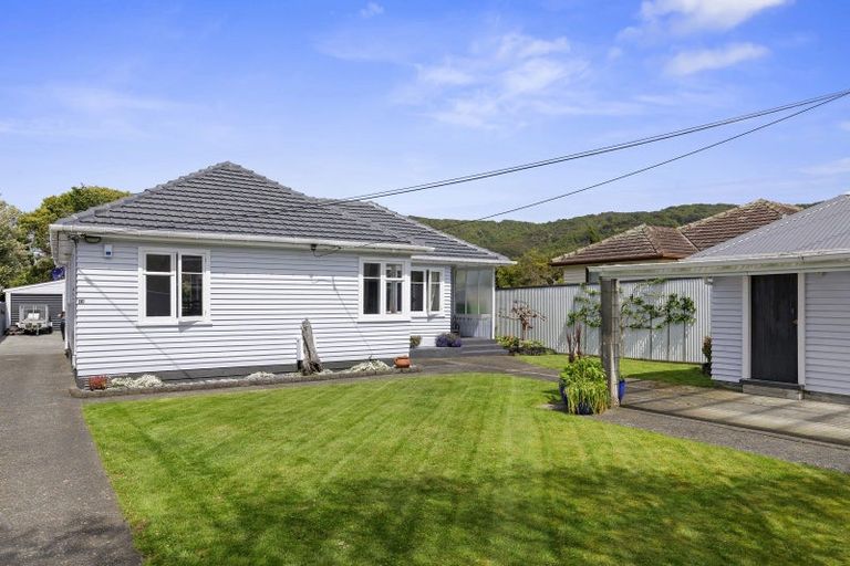 Photo of property in 17 Burden Avenue, Wainuiomata, Lower Hutt, 5014