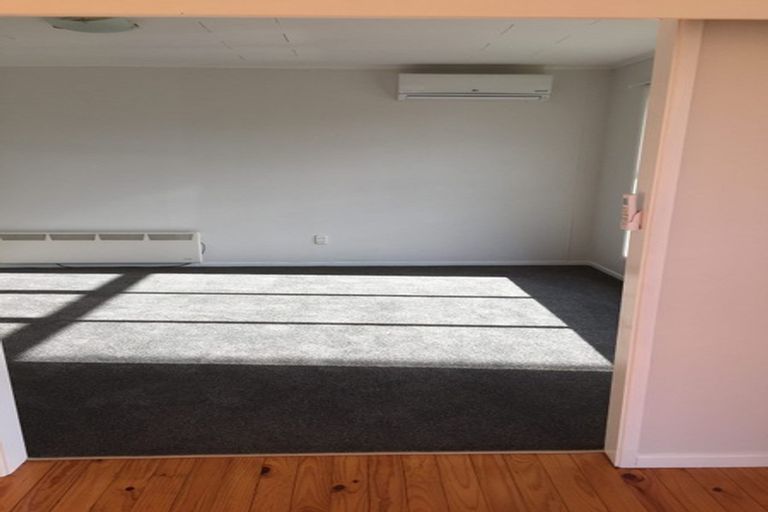 Photo of property in 44 Gossamer Drive, Pakuranga Heights, Auckland, 2010