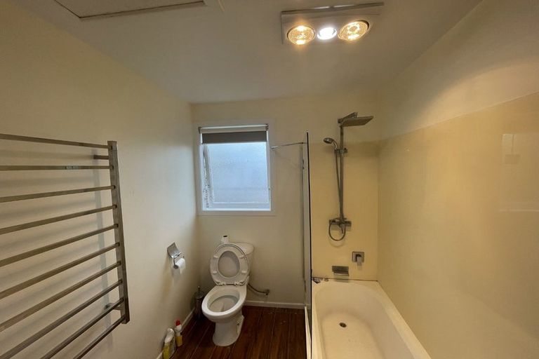 Photo of property in 89 Exmouth Road, Northcote, Auckland, 0627