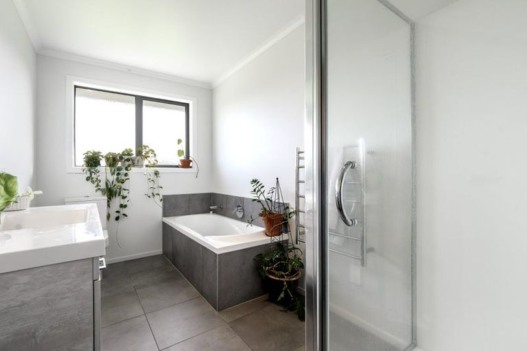 Photo of property in 1 Antrim Glade, Welcome Bay, Tauranga, 3175