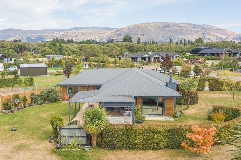 Photo of property in 1 Jack Young Place, Albert Town, Wanaka, 9305