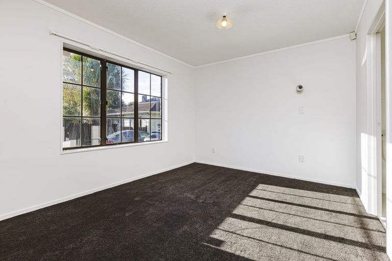 Photo of property in 2/137 Great South Road, Manurewa, Auckland, 2102