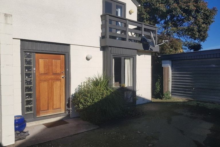 Photo of property in 2/7 Avonhead Road, Avonhead, Christchurch, 8042