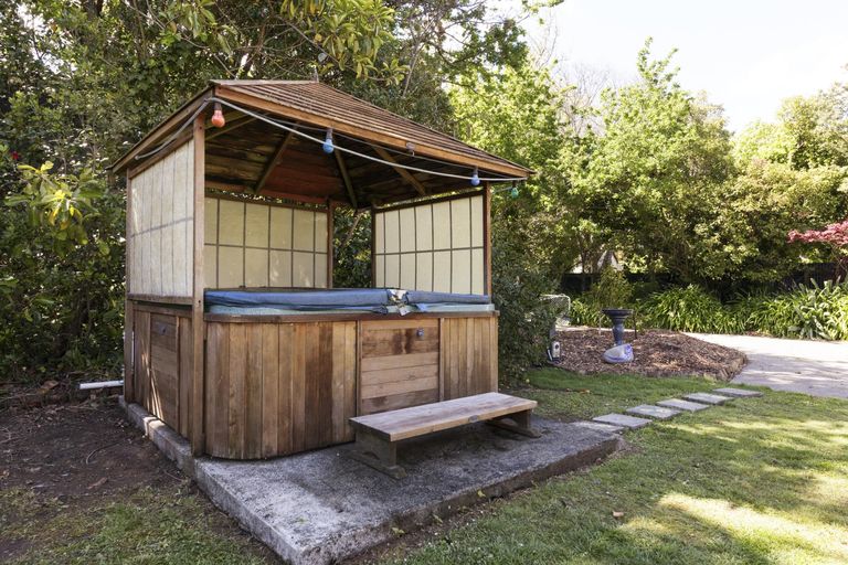 Photo of property in 562 Featherston Street, Roslyn, Palmerston North, 4414