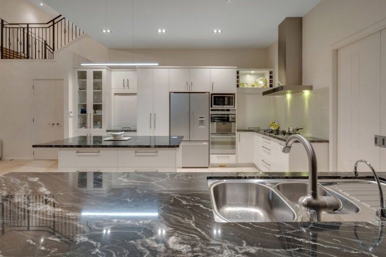 Photo of property in 39 Armstrong Farm Drive, East Tamaki Heights, Auckland, 2016