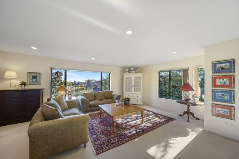 Photo of property in 1/20 Limerick Place, Dannemora, Auckland, 2016