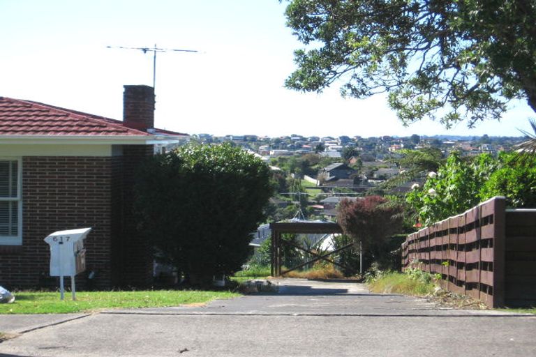Photo of property in 3/617 Beach Road, Rothesay Bay, Auckland, 0630
