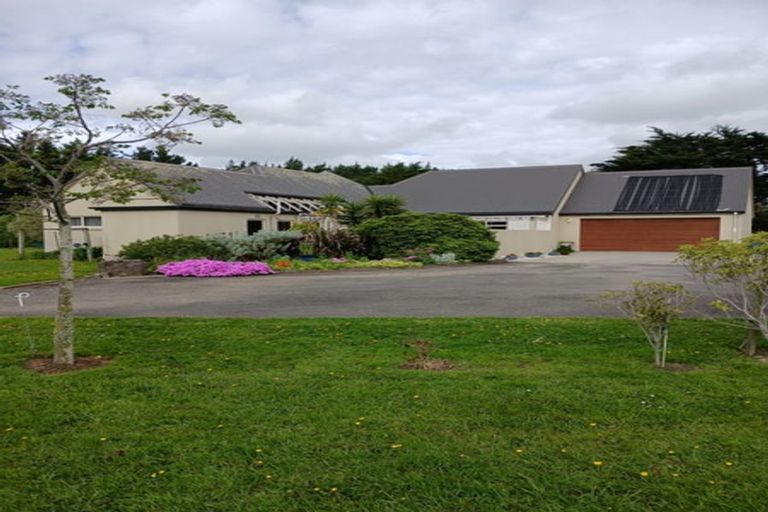 Photo of property in 92 Tutaki Road, Kelvin Grove, Palmerston North, 4470