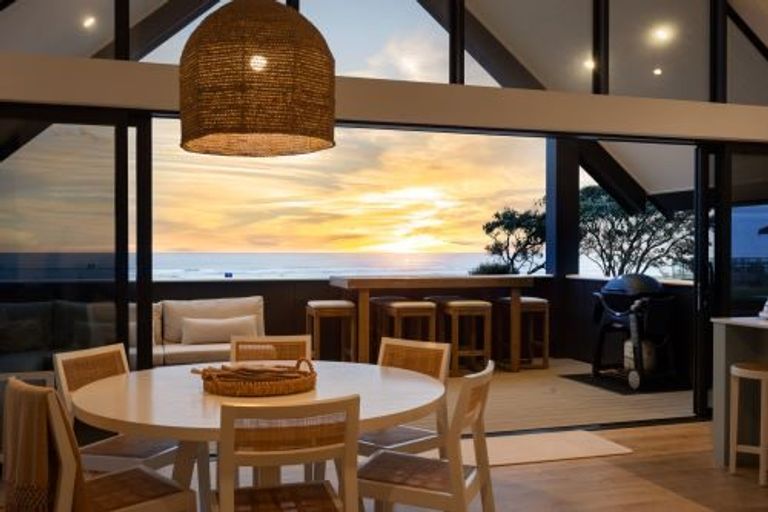 Photo of property in 10b Beach Road, Waihi Beach, 3611