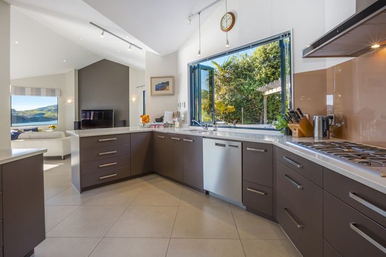 Photo of property in 15a Seaview Road, Paremata, Porirua, 5024