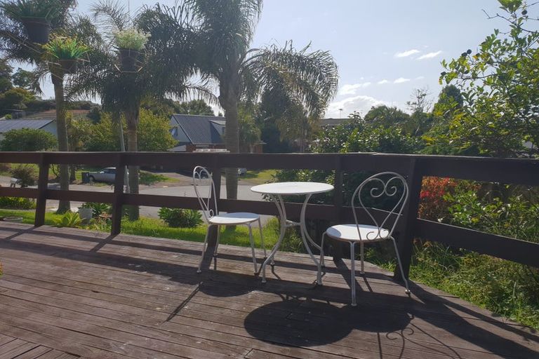 Photo of property in 16 Lowburn Place, Clover Park, Auckland, 2019