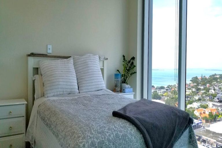 Photo of property in Sentinel Apartments, 1102/3 Northcroft Street, Takapuna, Auckland, 0622