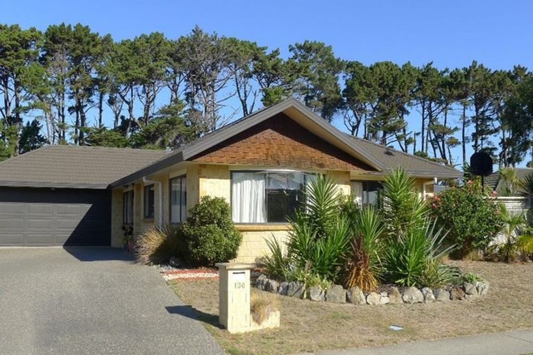 Photo of property in 130 Weggery Drive, Waikanae Beach, Waikanae, 5036