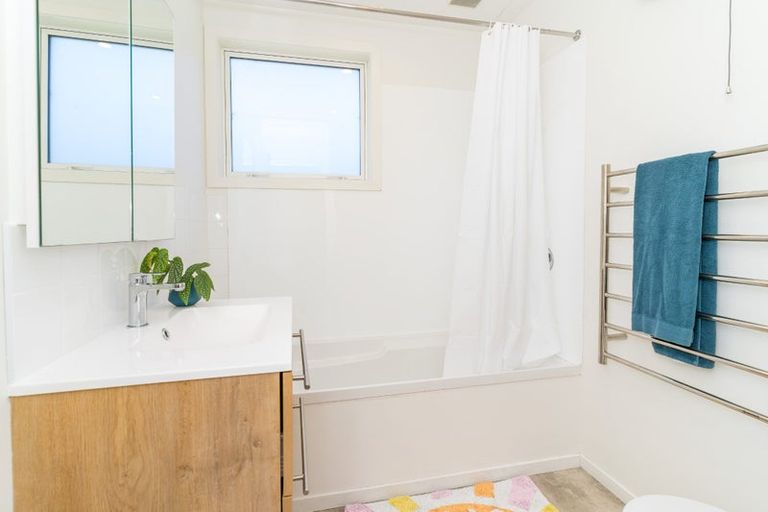 Photo of property in 28 Edinburgh Street, Green Island, Dunedin, 9018