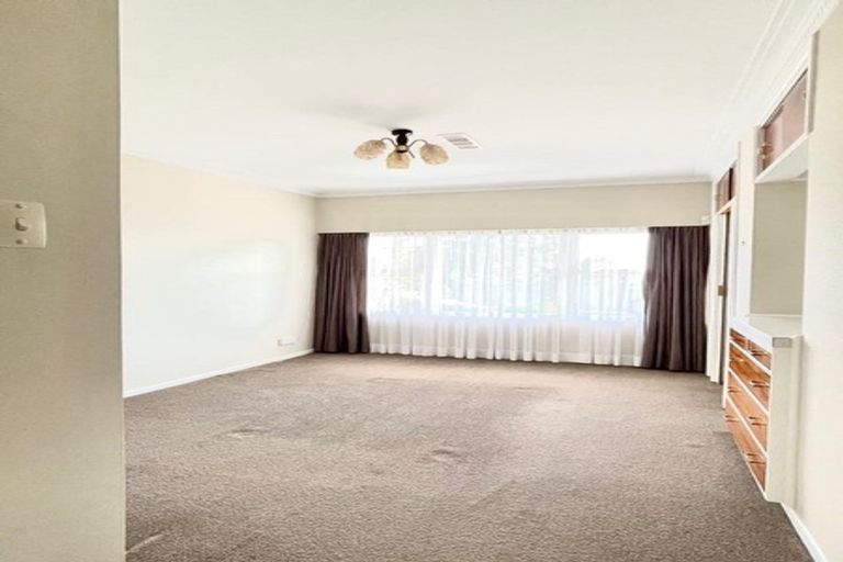 Photo of property in 11 Gilliam Street, New Lynn, Auckland, 0600