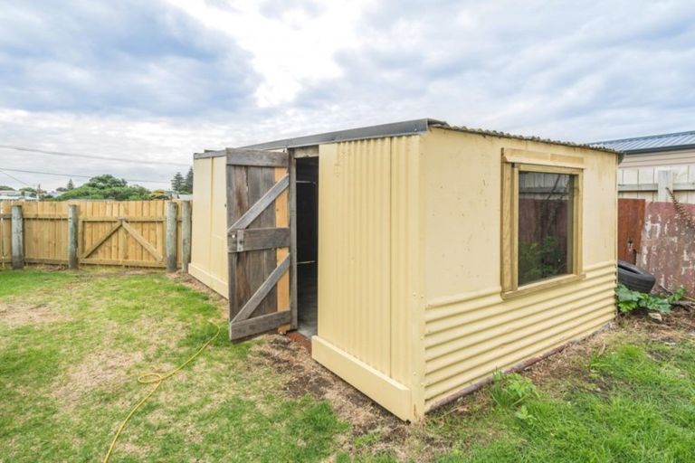 Photo of property in 6 Seafront Road, Castlecliff, Whanganui, 4501