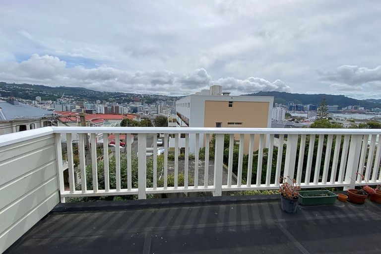 Photo of property in 16 Austin Street, Mount Victoria, Wellington, 6011