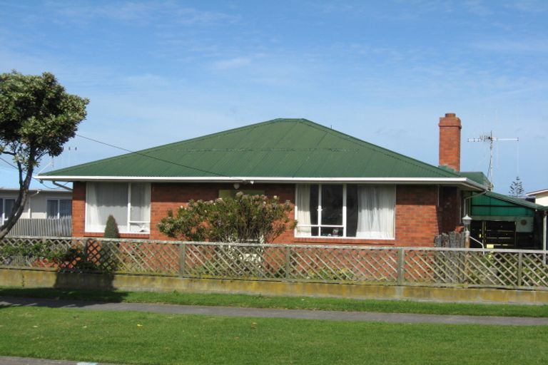 Photo of property in 15 Matai Street, Castlecliff, Whanganui, 4501