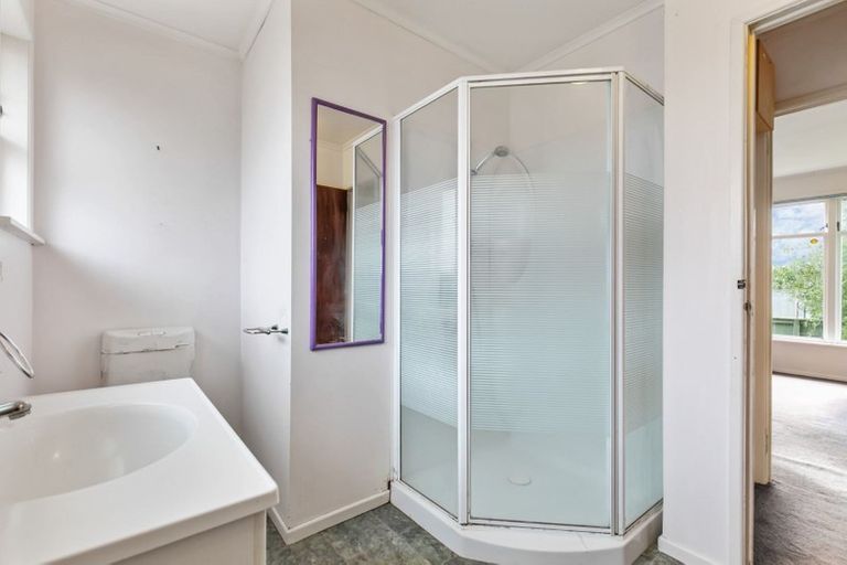 Photo of property in 2/16 Ramillies Place, Glenfield, Auckland, 0629