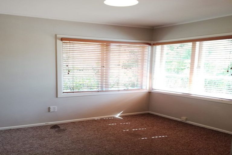 Photo of property in 1/10 Alma Street, Te Atatu South, Auckland, 0610