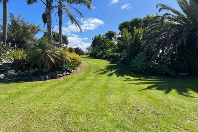 Photo of property in 52 Sunnyheights Road, Orewa, 0931