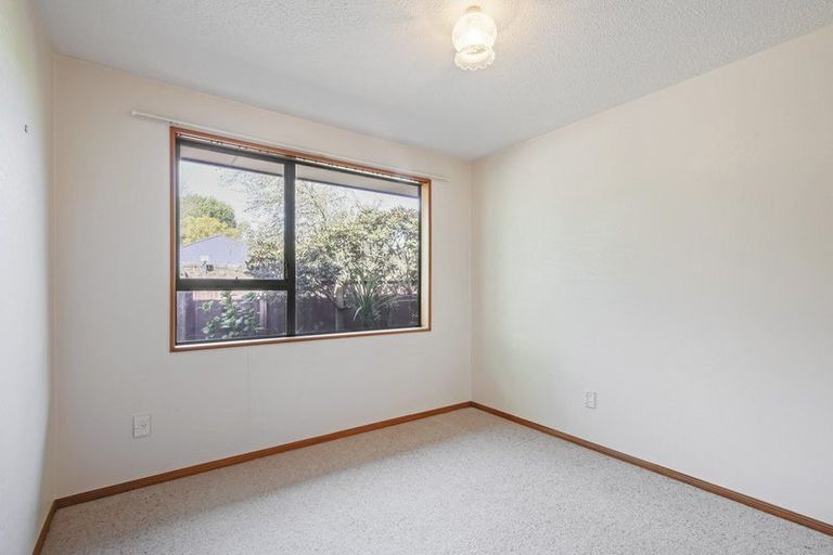 Photo of property in 2/24 Woodbury Street, Avonhead, Christchurch, 8042