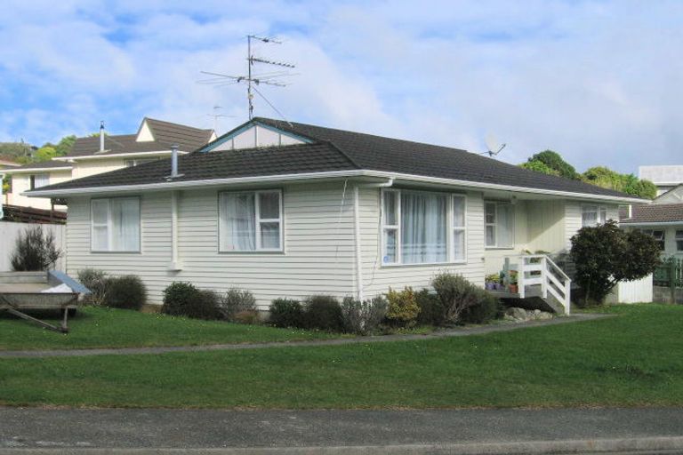 Photo of property in 2 Haast Close, Kelson, Lower Hutt, 5010