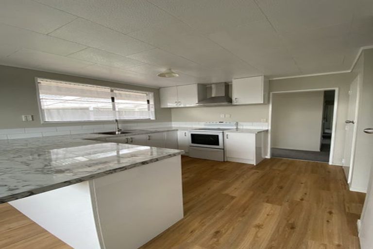 Photo of property in 30 Tawavale Street, Pukehangi, Rotorua, 3015