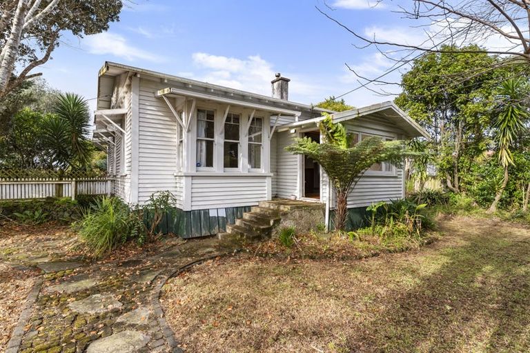 Photo of property in 50 Woodglen Road, Glen Eden, Auckland, 0602