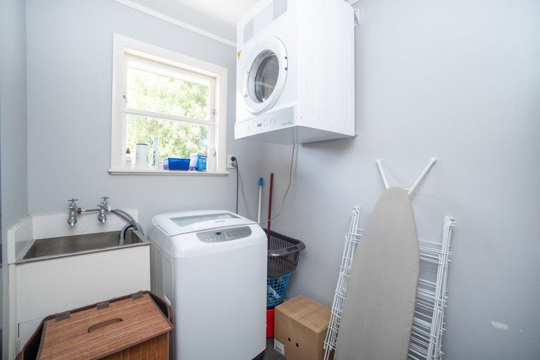 Photo of property in 88 Wikiriwhi Crescent, Awapuni, Palmerston North, 4412