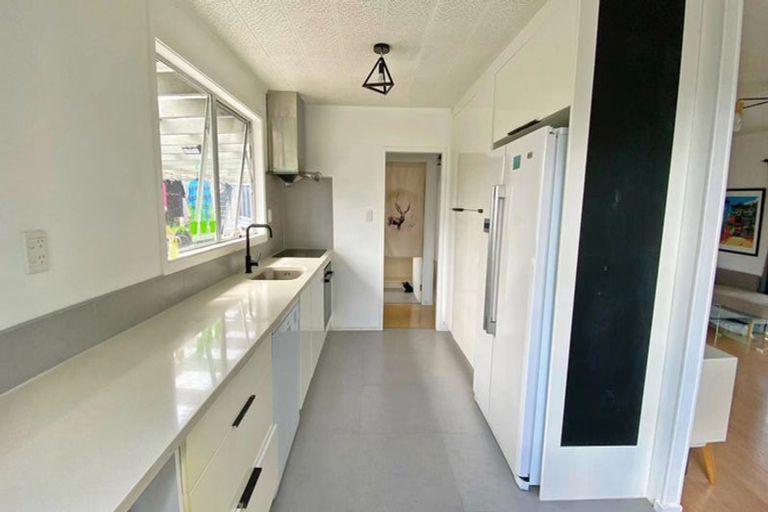 Photo of property in 22 Squirrel Lane, Browns Bay, Auckland, 0630