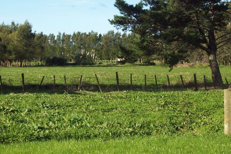 Photo of property in 2533 State Highway 1, Ruakaka, Whangarei, 0171